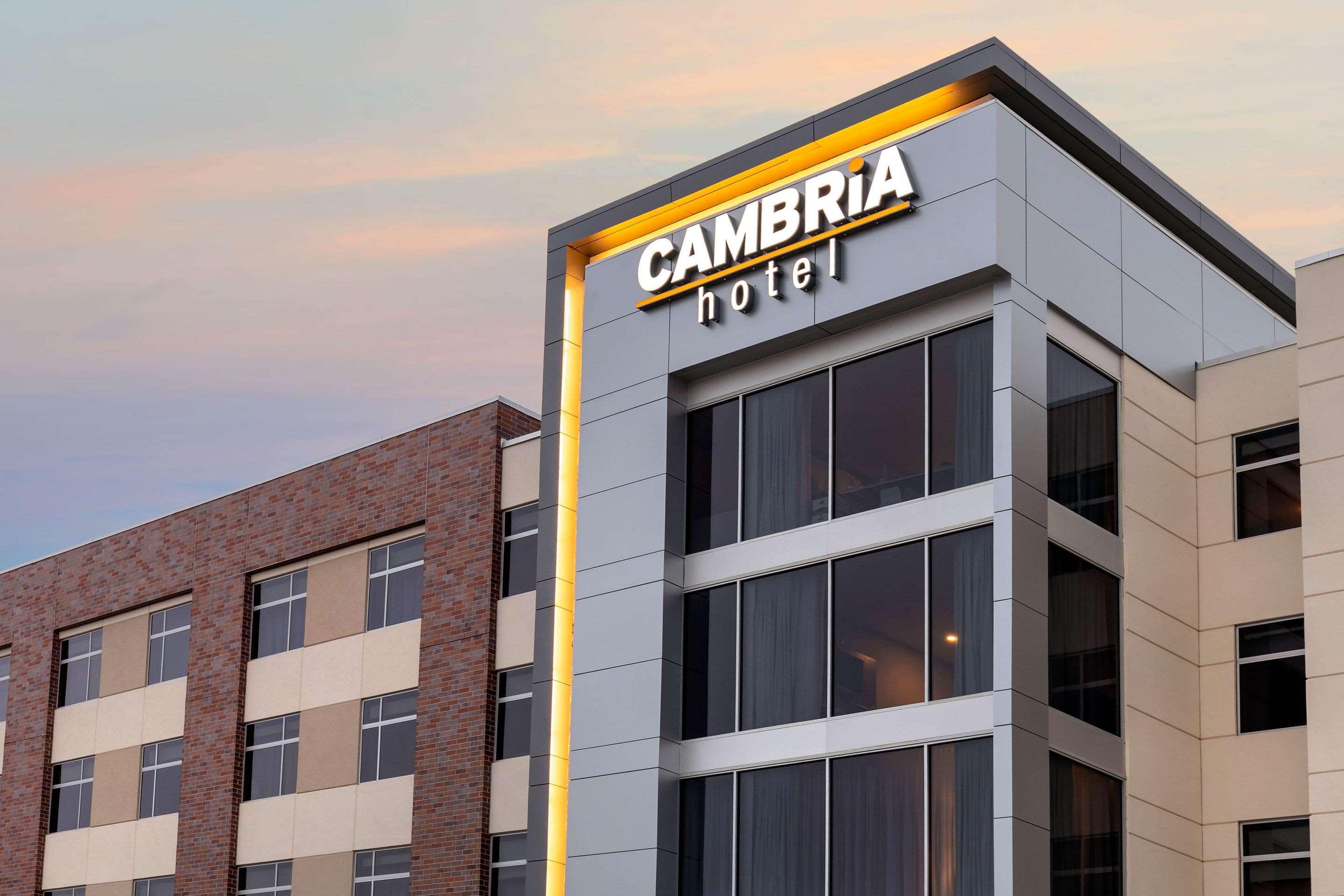 Cambria Hotel Omaha Downtown Exterior foto